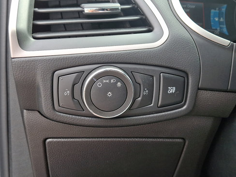 Used 2021 Ford Edge SE image 26
