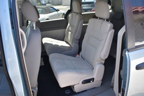 Used 2008 Chrysler Town & Country LX image 15