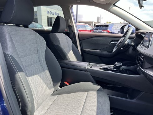 Used 2023 Nissan Rogue SV image 25