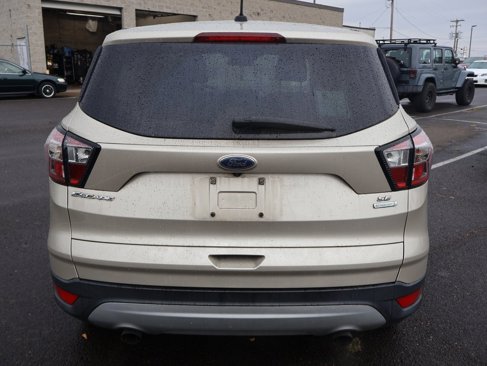 Used 2017 Ford Escape SE image 5