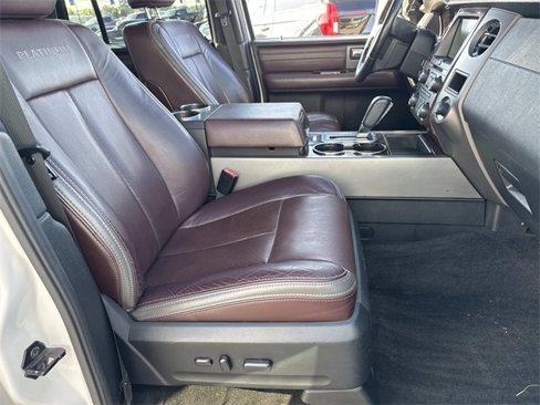 Used 2017 Ford Expedition Platinum image 11