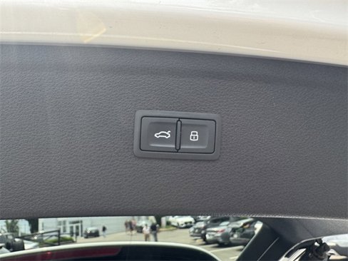 Used 2018 Audi Q5 2.0T Premium image 34