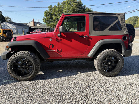 Used 2009 Jeep Wrangler Rubicon w/ Dual Top Group image 11