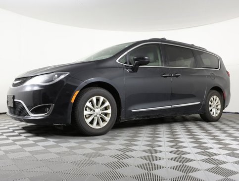 Used 2017 Chrysler Pacifica Touring-L image 1