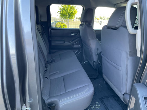 Used 2022 Nissan Frontier SV image 9