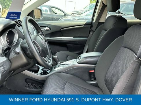 Used 2019 Dodge Journey SE image 9