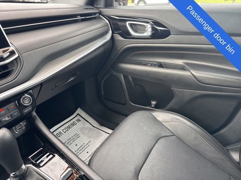 Used 2023 Jeep Compass Limited image 33