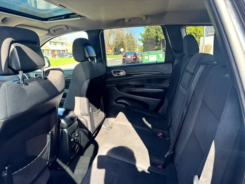 Used 2012 Jeep Grand Cherokee Laredo image 9
