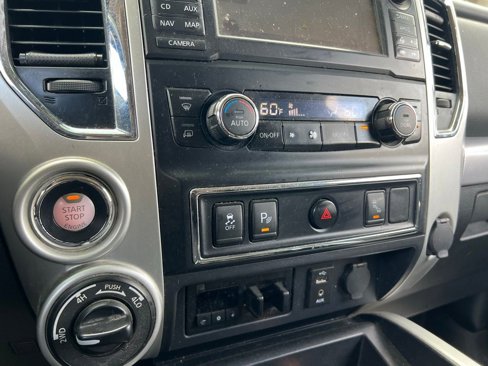 Used 2017 Nissan Titan PRO-4X image 21