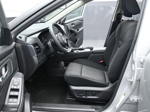 Used 2024 Nissan Rogue SV image 12