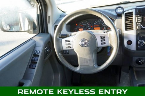 Used 2017 Nissan Frontier SV image 9