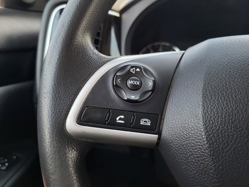 Used 2020 Mitsubishi Outlander SE image 25