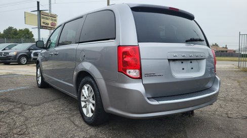 Used 2018 Dodge Grand Caravan SXT image 8