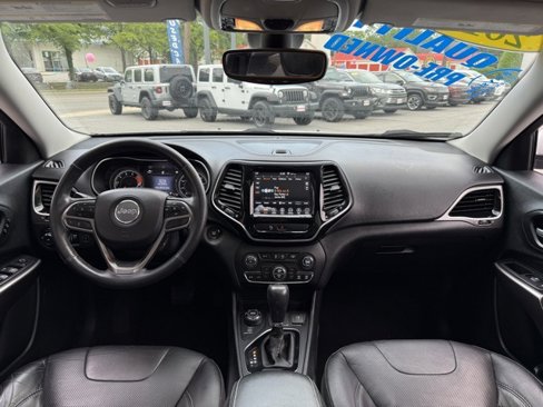 Used 2019 Jeep Cherokee Limited image 5
