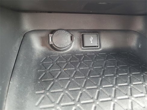 Used 2021 Toyota RAV4 LE image 23