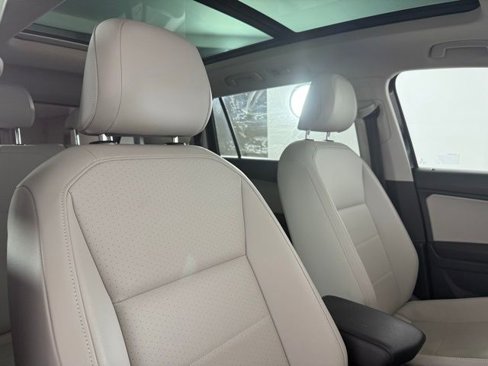 Used 2019 Volkswagen Tiguan SE w/ Panoramic Sunroof Package image 33