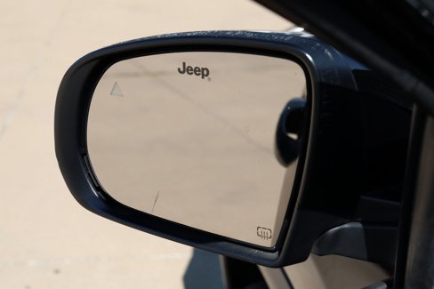 Used 2022 Jeep Compass Trailhawk image 5