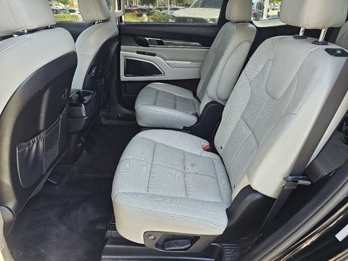 Used 2020 Kia Telluride SX w/ Towing Package image 13