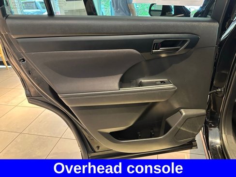 Used 2021 Toyota Highlander LE image 14