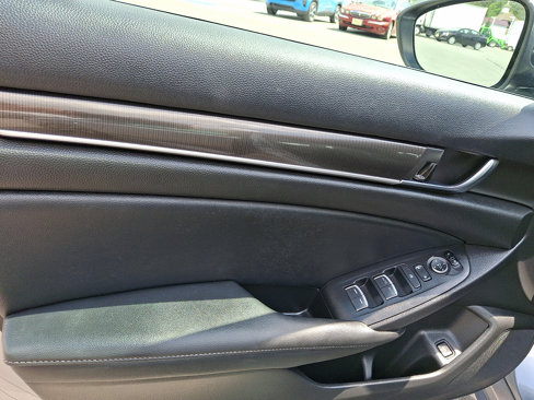 Used 2021 Honda Accord Sport image 12