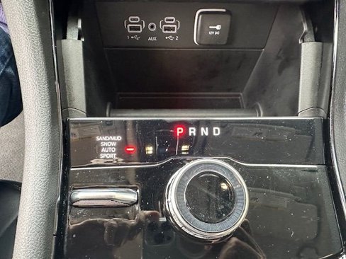 Used 2023 Jeep Grand Cherokee Limited w/ Black Appearance Package image 32
