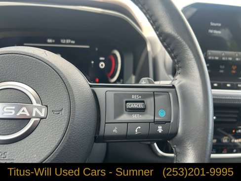 Used 2023 Nissan Rogue Platinum image 18
