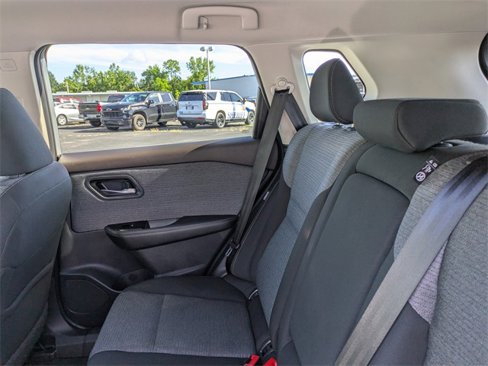 Used 2023 Nissan Rogue SV image 14