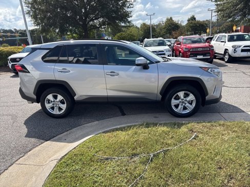 Used 2021 Toyota RAV4 XLE w/ Convenience Package image 6