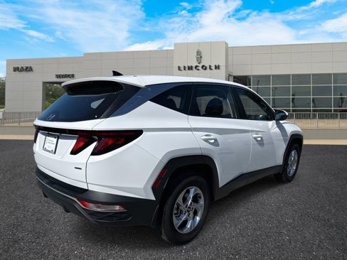 Used 2023 Hyundai Tucson SE image 3