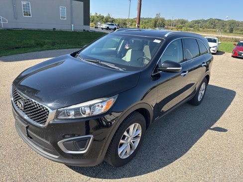 Used 2016 Kia Sorento LX w/ LX Convenience Package image 3
