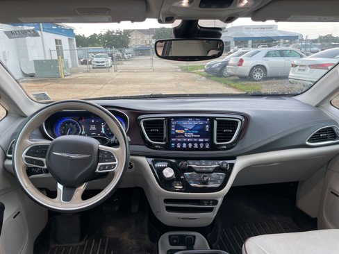 Used 2019 Chrysler Pacifica Limited w/ Advanced Safetytec Group image 9