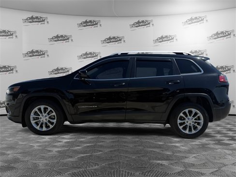 Used 2019 Jeep Cherokee Latitude w/ Popular Appearance Group image 2