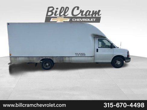 Used 2016 Chevrolet Express 3500 Extended image 2