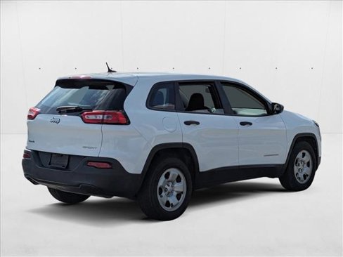 Used 2017 Jeep Cherokee Sport w/ Cold Weather Group image 5