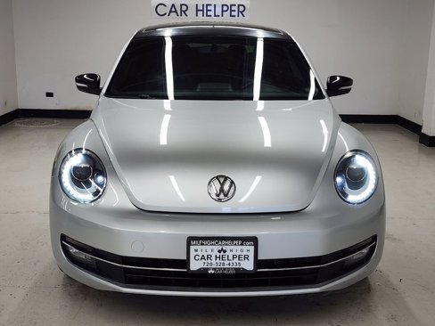 Used 2013 Volkswagen Beetle 2.0T image 2