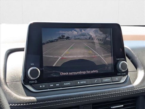 Used 2023 Nissan Rogue SV image 13