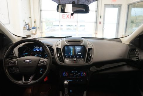 Certified 2018 Ford Escape SE w/ SE Sport Appearance Package image 29