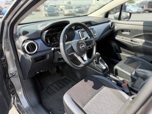 Used 2023 Nissan Versa SV image 10