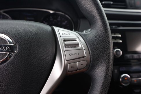 Used 2015 Nissan Rogue SV w/ SV Moonroof Package image 27