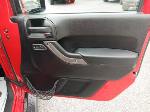Used 2012 Jeep Wrangler Unlimited Sport image 14
