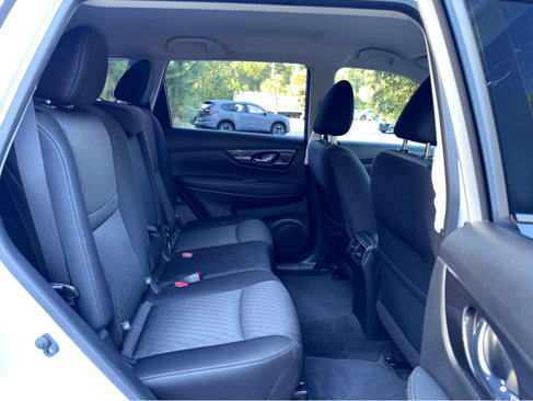 Used 2019 Nissan Rogue SV w/ Premium Package image 15