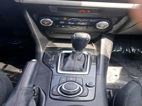 Used 2015 MAZDA MAZDA3 i Touring w/ Technology Package image 31