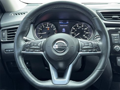 Used 2018 Nissan Rogue SV image 18