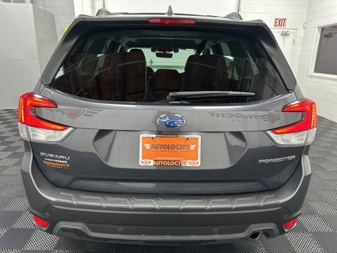 Used 2021 Subaru Forester Limited w/ Popular Package #3 image 9