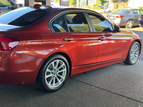 Used 2018 BMW 320i Sedan w/ Convenience Package image 8