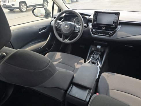 Used 2020 Toyota Corolla LE image 14