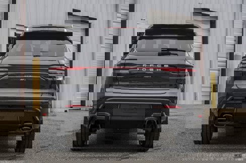Certified 2024 Porsche Macan image 6