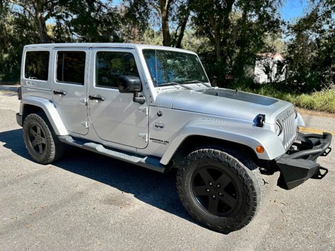 Used 2012 Jeep Wrangler Unlimited Sahara image 2