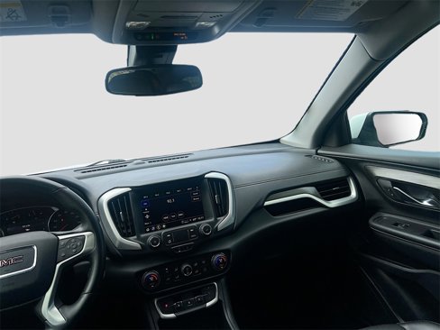 Used 2024 GMC Terrain SLT image 25