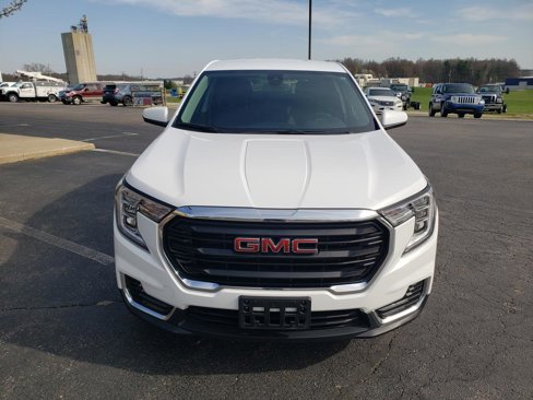 Used 2024 GMC Terrain SLE image 10